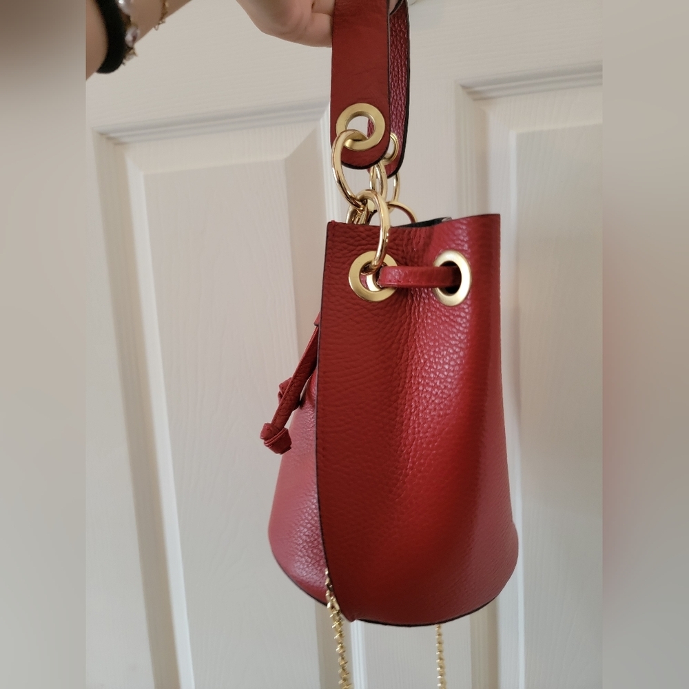 Elegant Red Bucket Bag - Picture 7 of 8